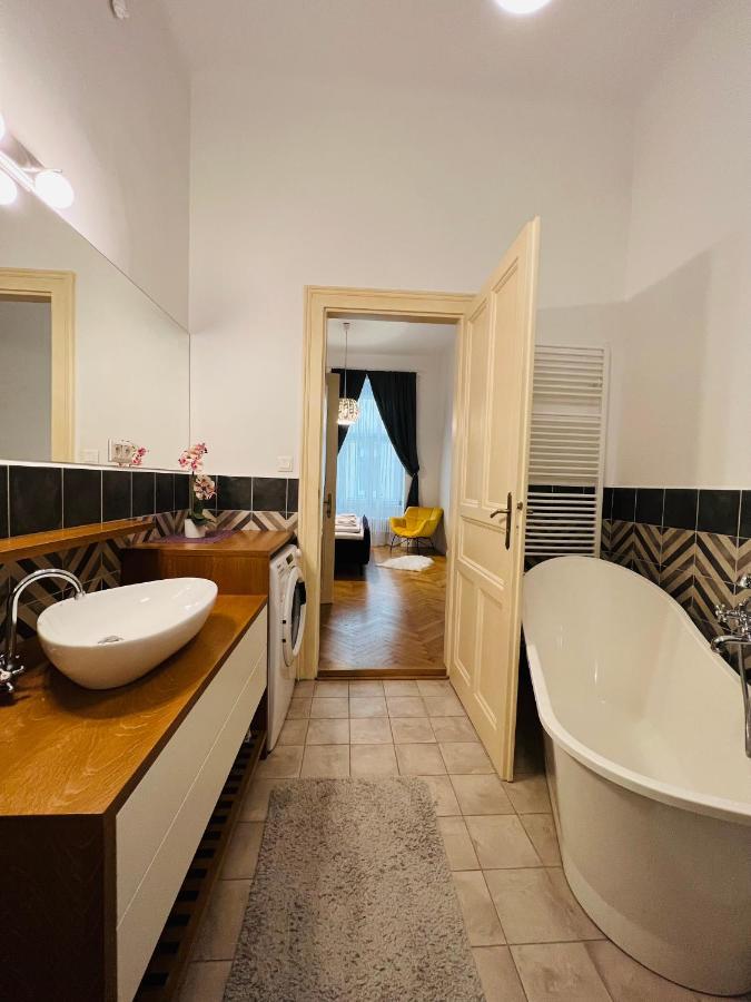 Beautiful Condo At The Old Town Pozsony Kültér fotó