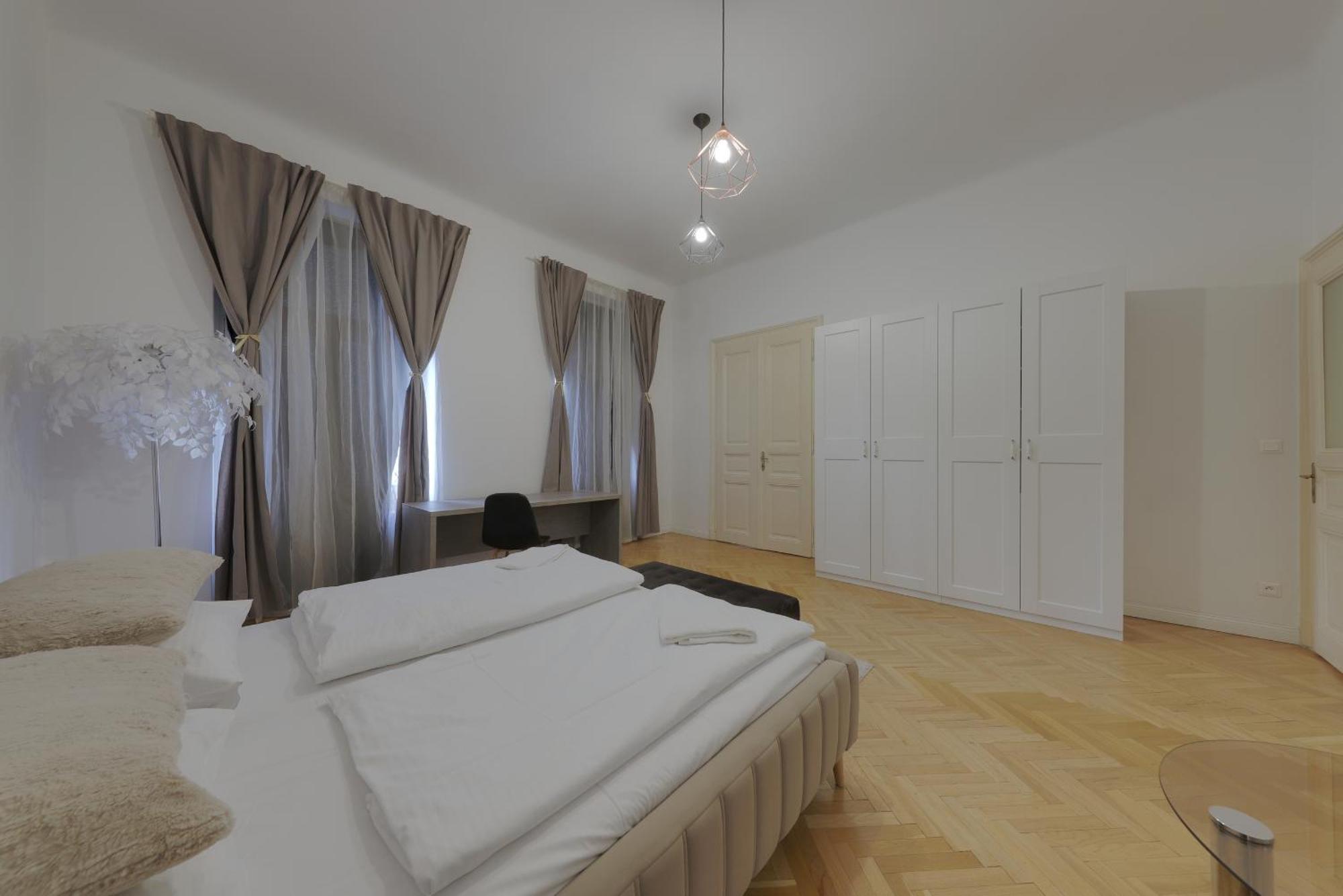 Beautiful Condo At The Old Town Pozsony Kültér fotó