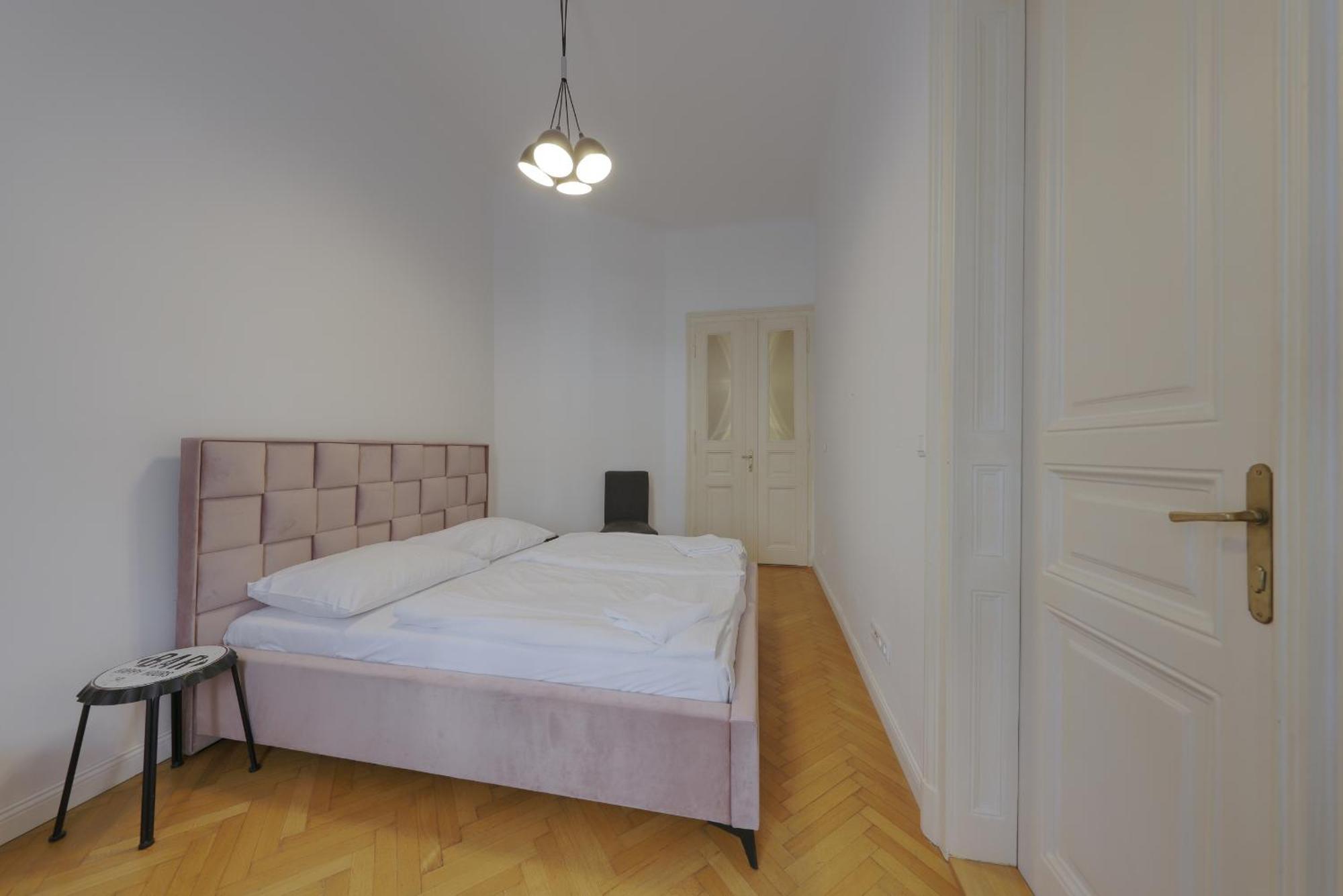 Beautiful Condo At The Old Town Pozsony Kültér fotó